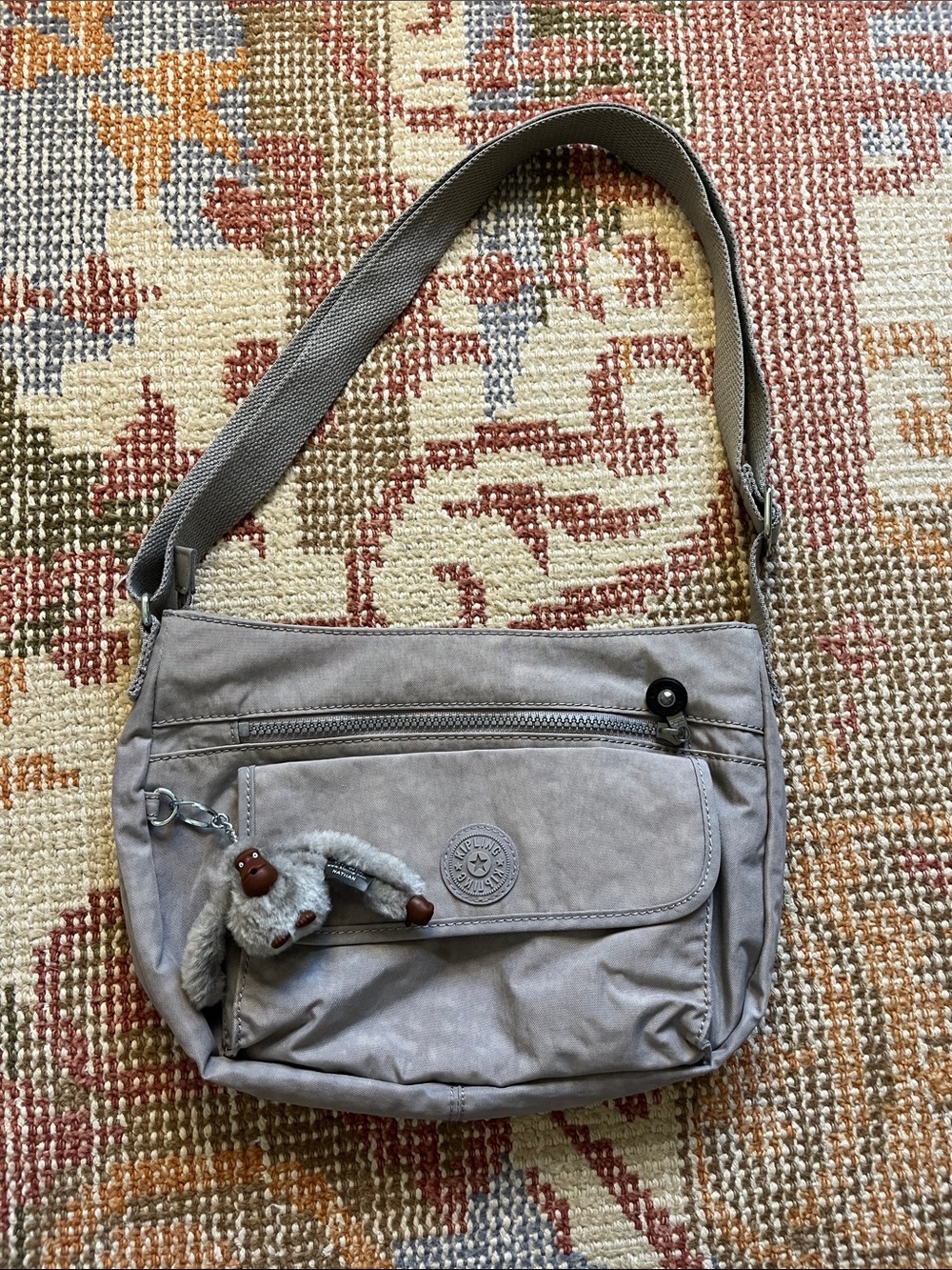 Kipling Syro Crossbody Bag Light Gray Nylon Adjustable Strap Gorilla Like New
